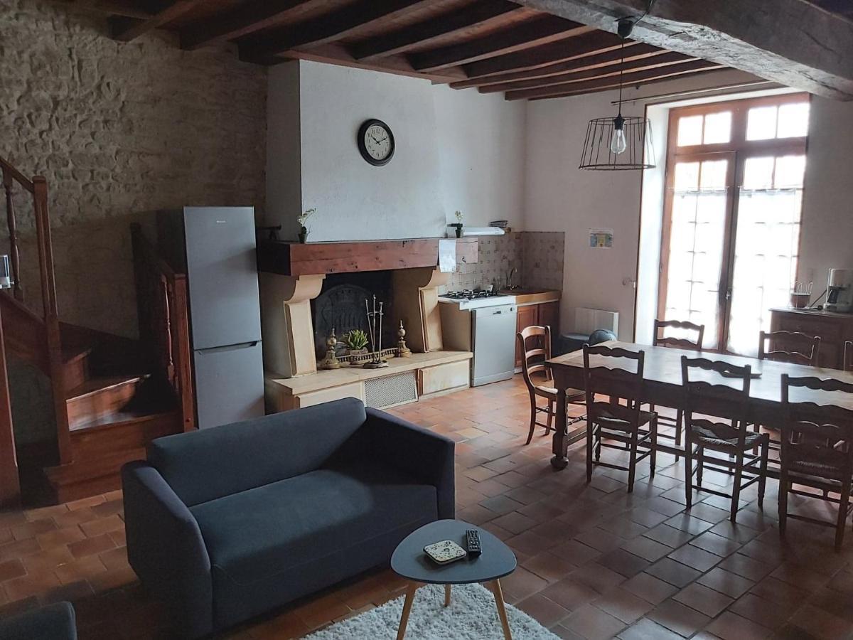 Logis Des Bessons Bed & Breakfast Migron Exterior photo