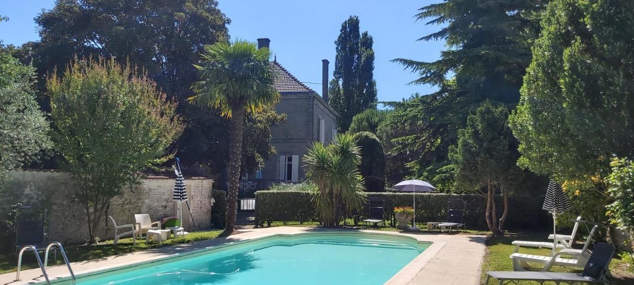 Logis Des Bessons Bed & Breakfast Migron Exterior photo