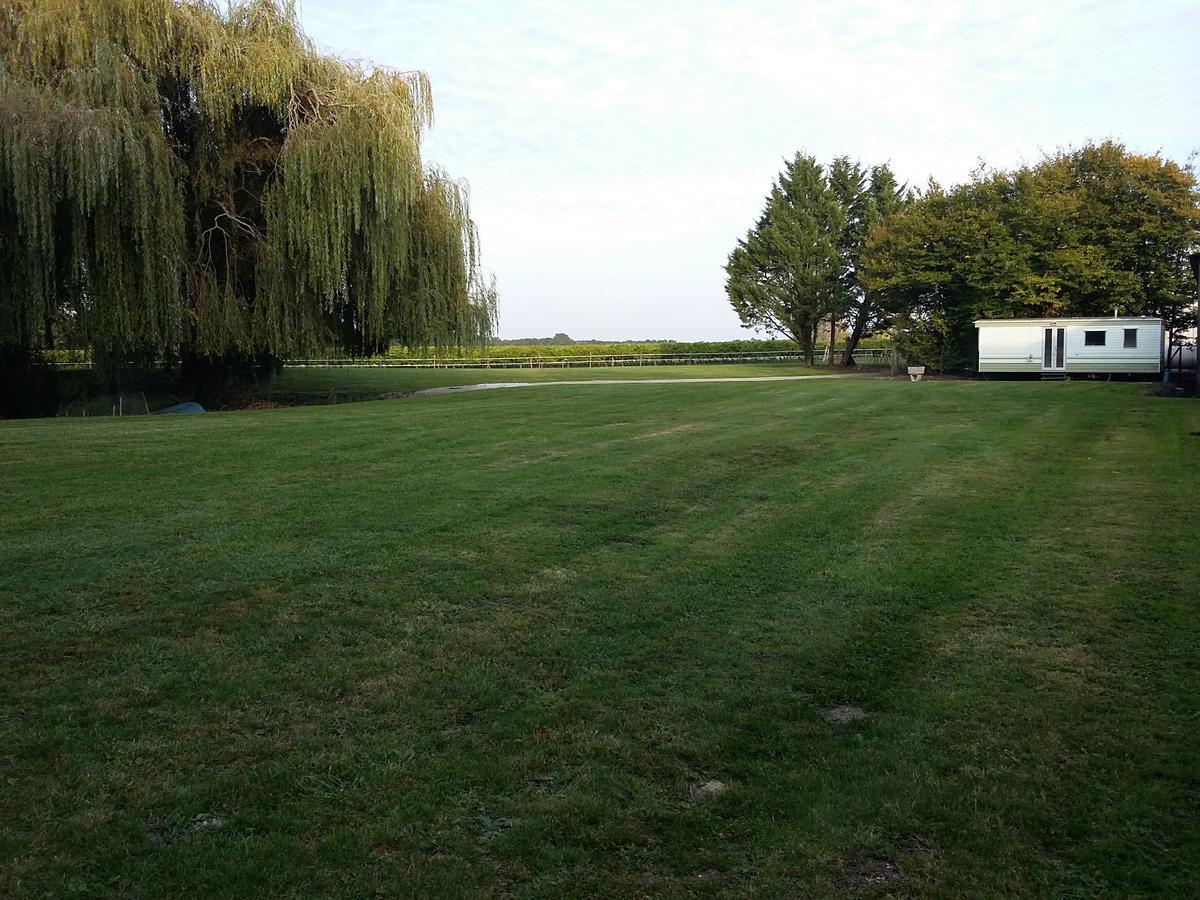 Logis Des Bessons Bed & Breakfast Migron Exterior photo