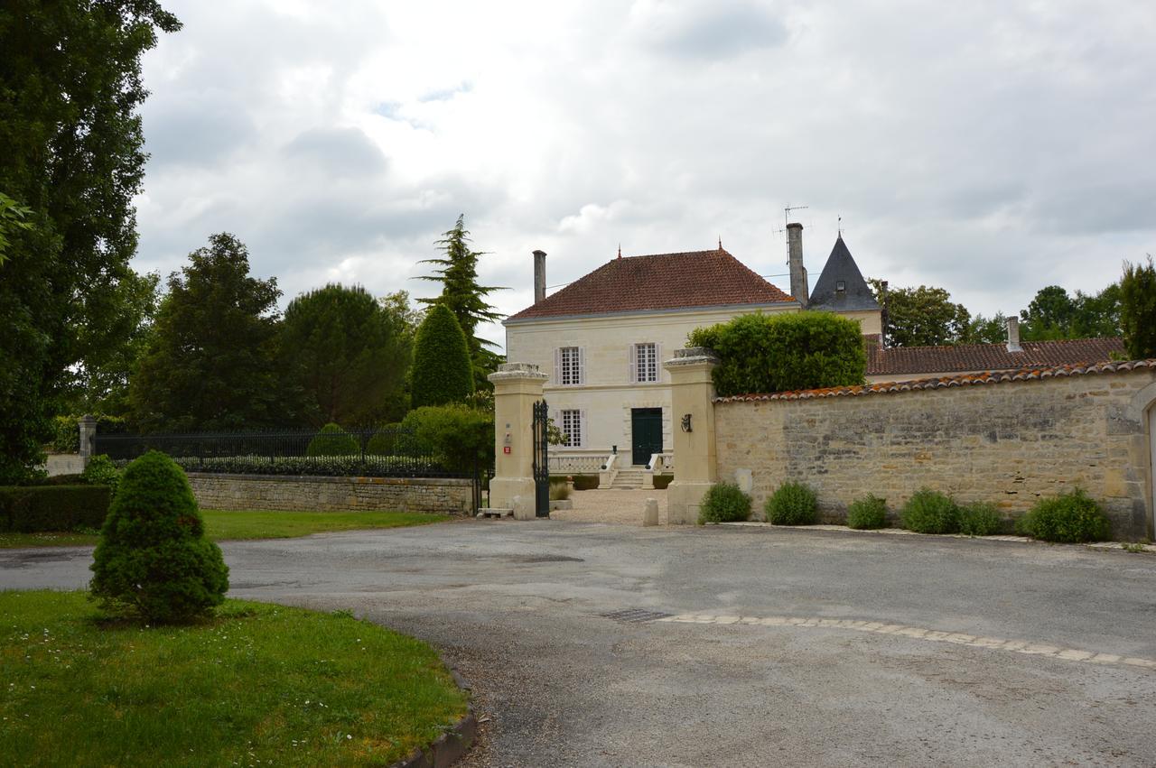 Logis Des Bessons Bed & Breakfast Migron Exterior photo