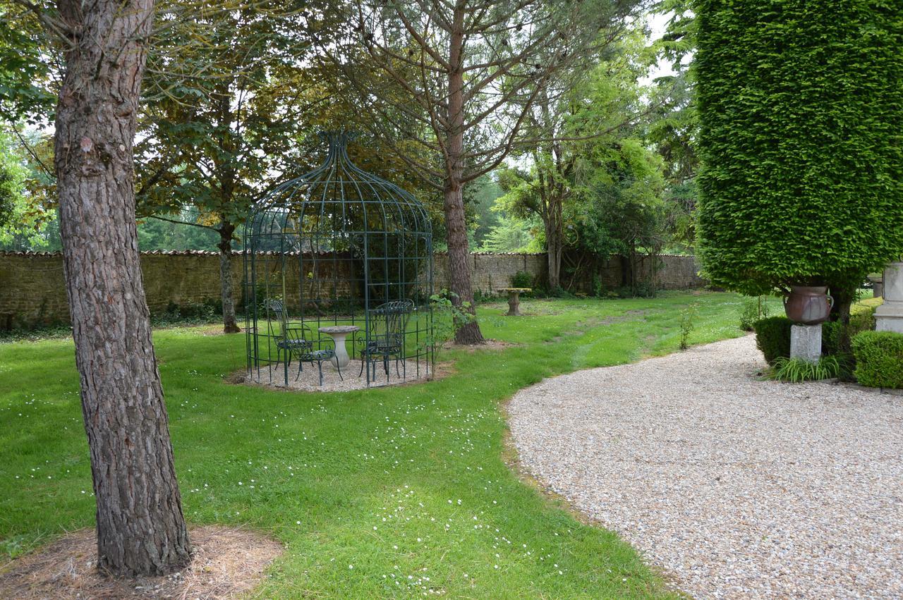 Logis Des Bessons Bed & Breakfast Migron Exterior photo