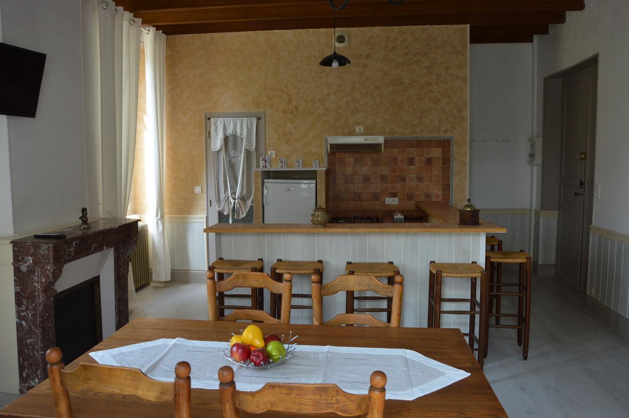 Logis Des Bessons Bed & Breakfast Migron Exterior photo