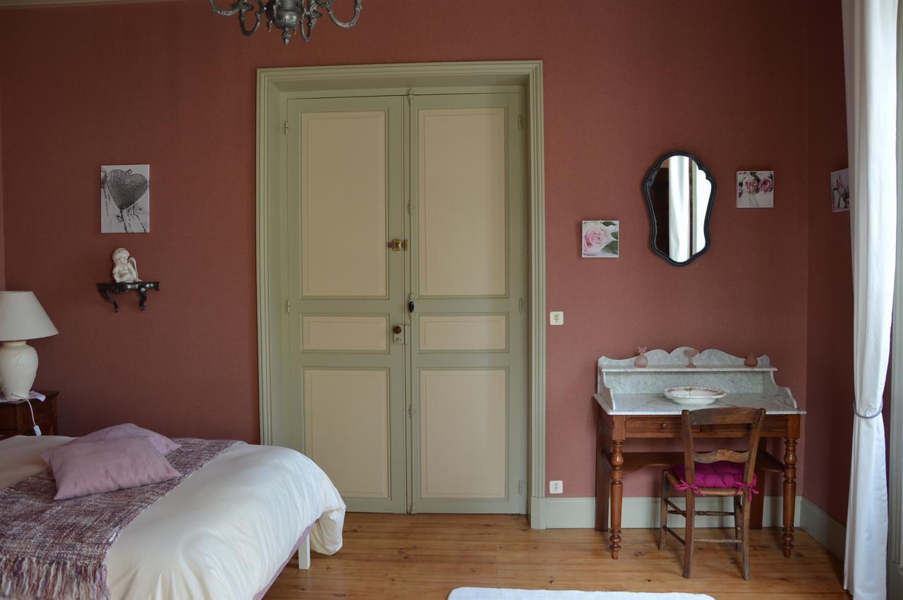 Logis Des Bessons Bed & Breakfast Migron Exterior photo